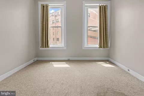 Bedroom - 2112 Fleet St, Baltimore, MD 21231 photo 2 of 5