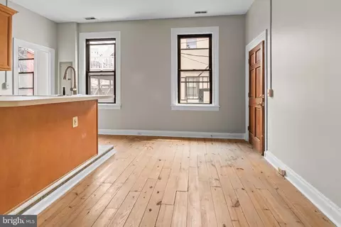 Living - 2112 Fleet St, Baltimore, MD 21231 photo 1 of 2
