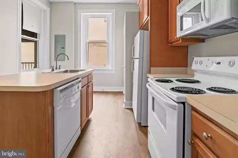 Kitchen - 2112 Fleet St, Baltimore, MD 21231 photo 9 of 13