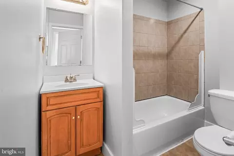 Entry Way - 2112 Fleet St, Baltimore, MD 21231 photo 2 of 6