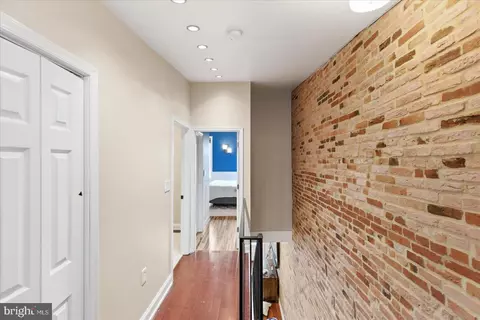 Entry Way - 802 S Rose St, Baltimore, MD 21224 photo 8 of 9