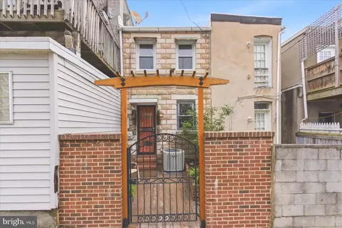 Exterior - 802 S Rose St, Baltimore, MD 21224 photo 6 of 7