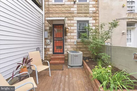Exterior - 802 S Rose St, Baltimore, MD 21224 photo 2 of 7