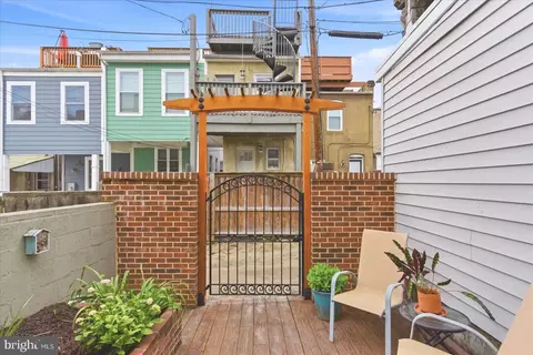 Exterior - 802 S Rose St, Baltimore, MD 21224 photo 4 of 7