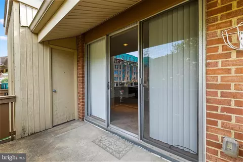 Exterior - 19 Hamill Rd #19E, Baltimore, MD 21210 photo 3 of 7