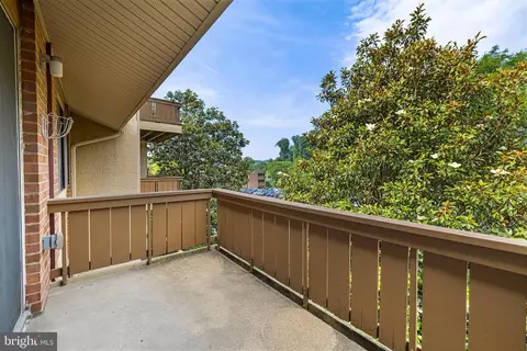 Exterior - 19 Hamill Rd #19E, Baltimore, MD 21210 photo 2 of 7
