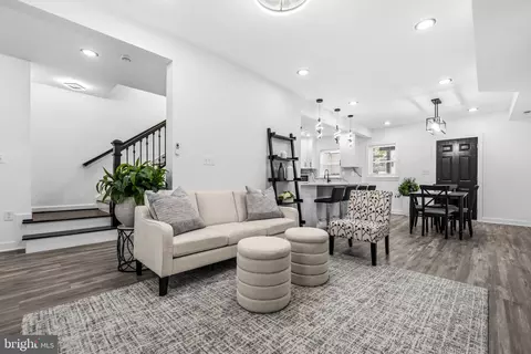Entry Way - 3709 Spaulding Ave, Baltimore, MD 21215 photo 4 of 8