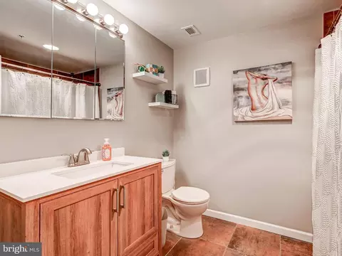 Bath - 1000 Fell St #310, Baltimore, MD 21231 photo 1 of 1