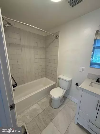 Bath - 1715 N Wolfe St, Baltimore, MD 21213 photo 2 of 2
