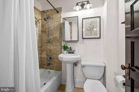 Bath - 1435 Hull St, Baltimore, MD 21230 photo 2 of 3