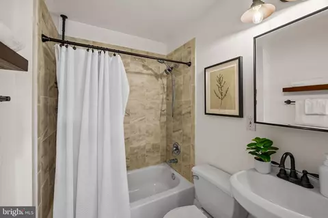 Bath - 1435 Hull St, Baltimore, MD 21230 photo 3 of 3