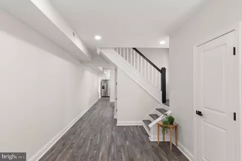 Entry Way - 822 E 41st St, Baltimore, MD 21218 photo 2 of 5