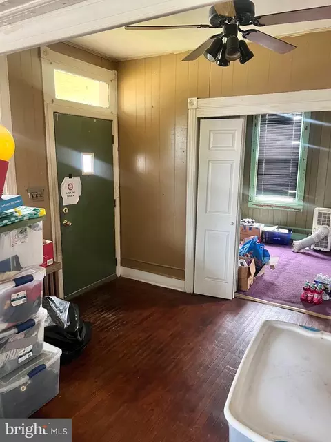 Entry Way - 4123 Elderon Ave, Baltimore, MD 21215 photo 2 of 7