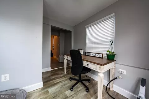 Entry Way - 3127 Odonnell St, Baltimore, MD 21224 photo 3 of 6