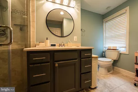 Bath - 3127 Odonnell St, Baltimore, MD 21224 photo 2 of 3
