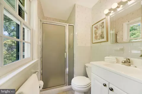 Bath - 403 Old Orchard Rd, Baltimore, MD 21229 photo 1 of 3