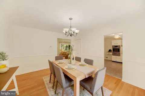Dining - 403 Old Orchard Rd, Baltimore, MD 21229 photo 2 of 3