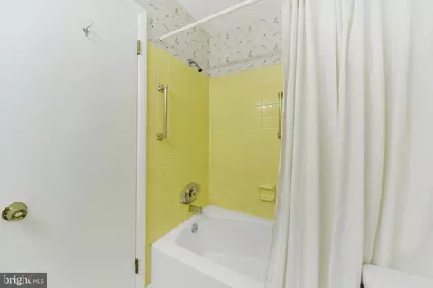 Bath - 403 Old Orchard Rd, Baltimore, MD 21229 photo 3 of 3