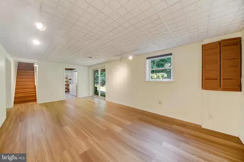Living - 403 Old Orchard Rd, Baltimore, MD 21229 photo 4 of 4