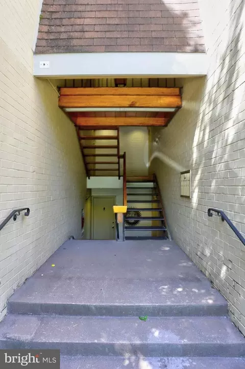 Exterior - 8 Cross Keys Rd #8F, Baltimore, MD 21210 photo 3 of 14