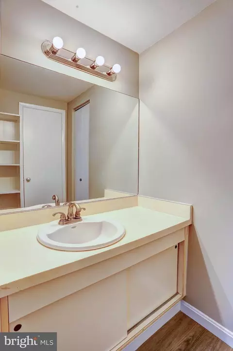 Bath - 8 Cross Keys Rd #8F, Baltimore, MD 21210 photo 3 of 3