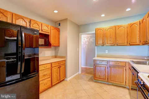 Kitchen - 8 Cross Keys Rd #8F, Baltimore, MD 21210 photo 1 of 4