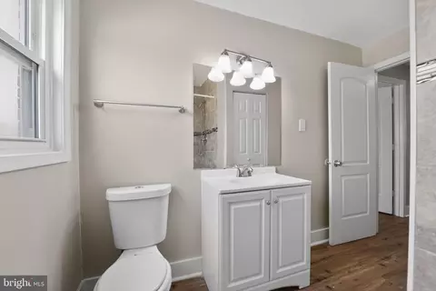 Entry Way - 4803 Aberdeen Ave, Baltimore, MD 21206 photo 5 of 7