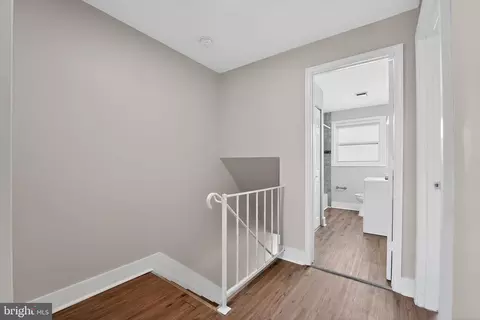 Entry Way - 4803 Aberdeen Ave, Baltimore, MD 21206 photo 4 of 7