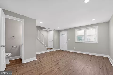 Entry Way - 4803 Aberdeen Ave, Baltimore, MD 21206 photo 1 of 7