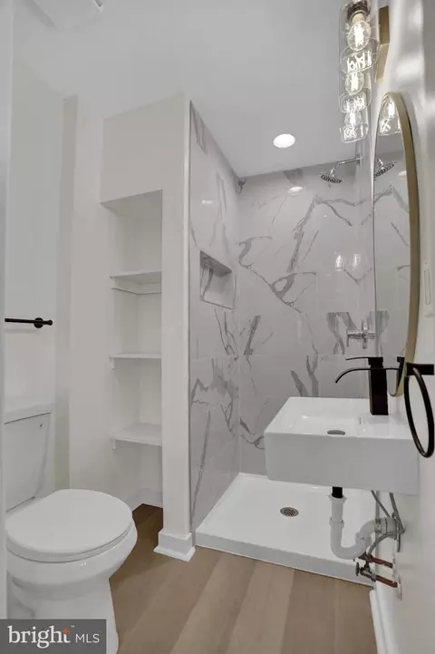 Bath - 3202 Dudley Ave, Baltimore, MD 21213 photo 1 of 2
