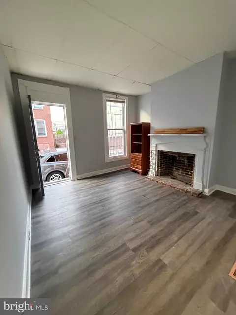 Living - 747 Carroll St, Baltimore, MD 21230 photo 2 of 5