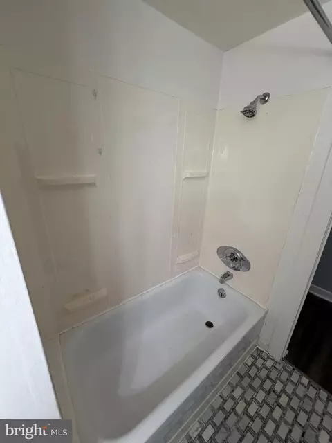 Bath - 747 Carroll St, Baltimore, MD 21230 photo 1 of 3