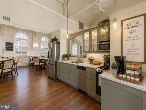 Kitchen - 1401 Light St, Baltimore, MD 21230 photo 4 of 5