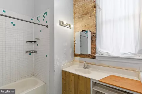 Bath - 1401 Light St, Baltimore, MD 21230 photo 2 of 2