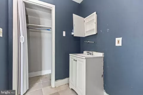 Entry Way - 149 N Decker Ave, Baltimore, MD 21224 photo 5 of 5