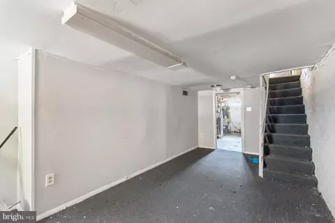 Entry Way - 149 N Decker Ave, Baltimore, MD 21224 photo 4 of 5