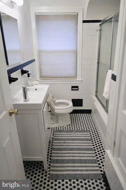 Bath - 3219 Taylor Ave, Baltimore, MD 21234 photo 1 of 2