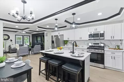 Kitchen - 4209 Old Frederick Rd, Baltimore, MD 21229 photo 4 of 5