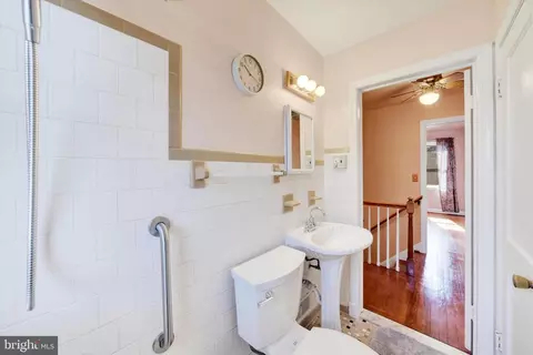 Bath - 714 Bethnal Rd, Baltimore, MD 21229 photo 2 of 2