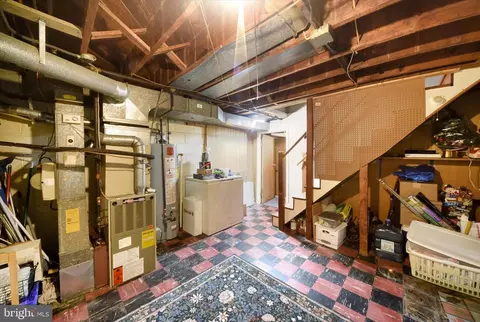 Entry Way - 714 Bethnal Rd, Baltimore, MD 21229 photo 2 of 2