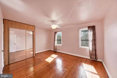 Bedroom - 714 Bethnal Rd, Baltimore, MD 21229 photo 4 of 7