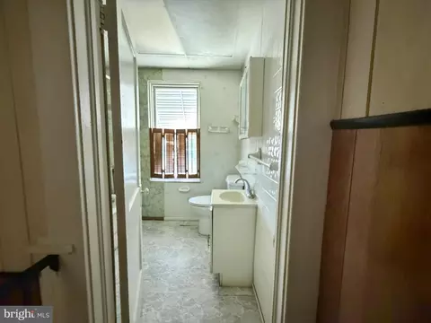 Entry Way - 2802 Brighton St, Baltimore, MD 21216 photo 3 of 6