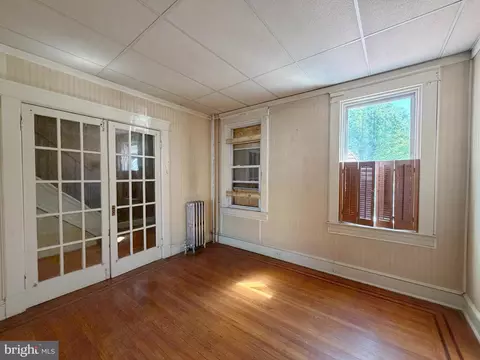 Living - 2802 Brighton St, Baltimore, MD 21216 photo 4 of 6