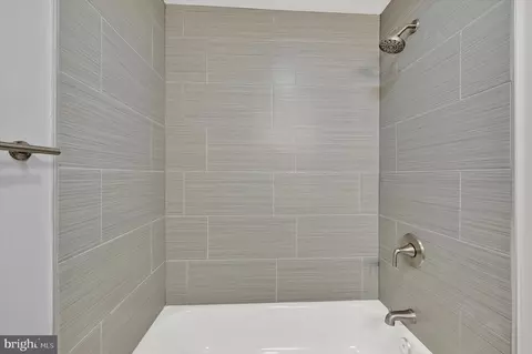 Bath - 1421 Hull St, Baltimore, MD 21230 photo 2 of 3