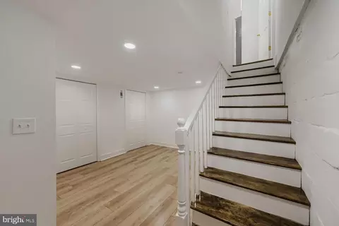 Entry Way - 4929 Edgemere Ave, Baltimore, MD 21215 photo 10 of 12