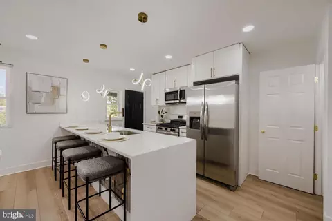 Kitchen - 4929 Edgemere Ave, Baltimore, MD 21215 photo 4 of 5