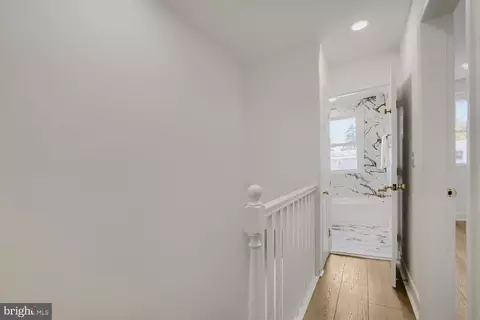 Entry Way - 4929 Edgemere Ave, Baltimore, MD 21215 photo 8 of 12