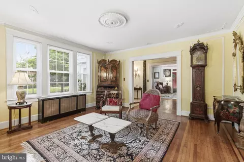 Living - 3706 Menlo Dr, Baltimore, MD 21215 photo 2 of 3
