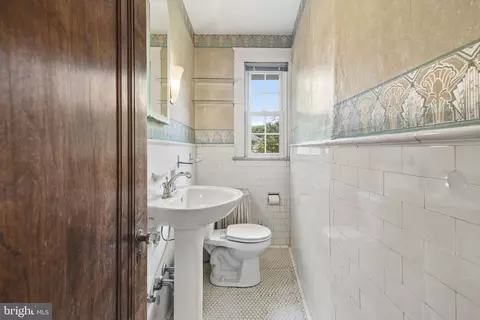 Bath - 3706 Menlo Dr, Baltimore, MD 21215 photo 3 of 4