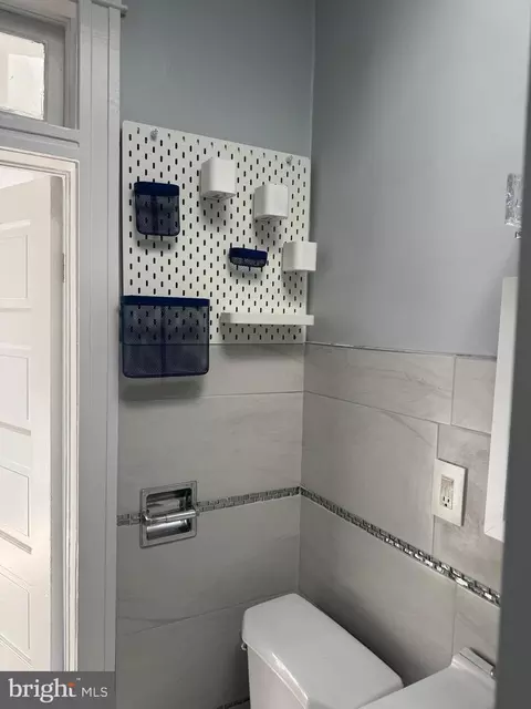 Bath - 3631 Roberts Pl, Baltimore, MD 21224 photo 4 of 5